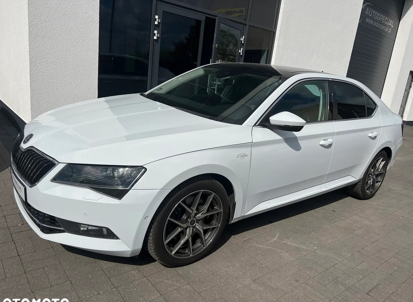 Skoda Superb cena 84900 przebieg: 145798, rok produkcji 2016 z Dukla małe 466